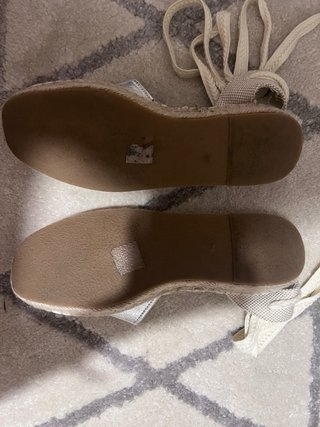 Sandalias plata con cinta para atar