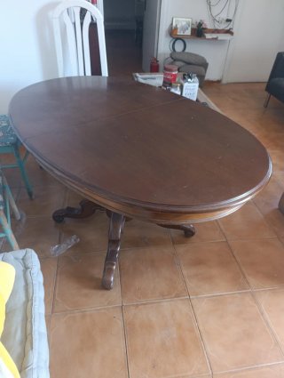 Mesa de comedor redonda de madera de mi abuela...