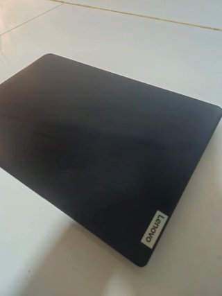 Portátil Lenovo Negro