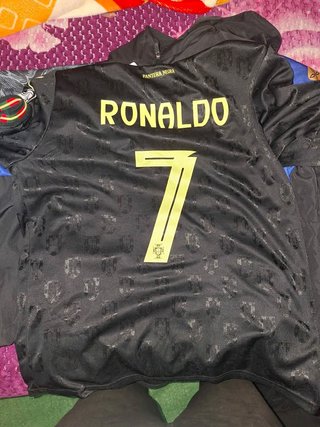Camiseta Ronaldo 7 Negra Dorada
