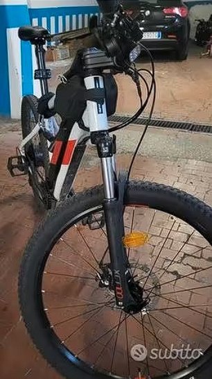 Bicicletta Elettrica Rockrider ST 100 L