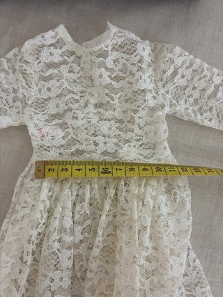 Vestido de encaje para muñeca Famosa