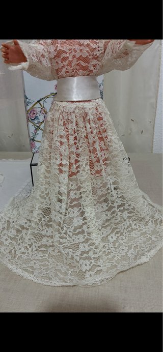 Vestido de encaje para muñeca Famosa