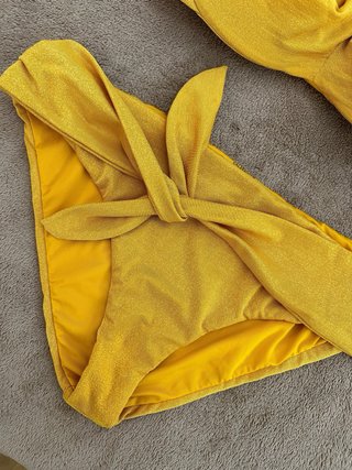 Costume da bagno Calzedonia con brillantezza dorata