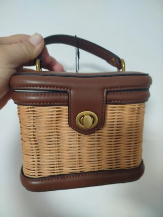 Bolso Zara efecto mimbre marrón