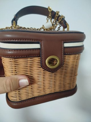 Bolso Zara efecto mimbre marrón