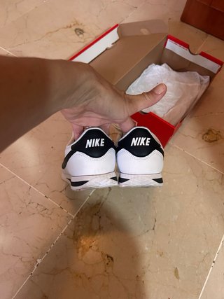 Zapatillas Nike Cortez Mujer Blancas y Negras