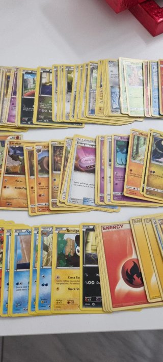 Lotto 200+ carte Pokemon vari set no doppioni