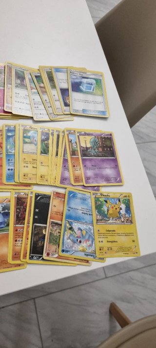 Lotto 200+ carte Pokemon vari set no doppioni