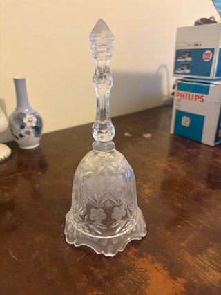 Campana de cristal tallado y grabado