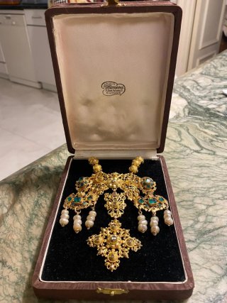 Patena de tres piezas Oro 22K con Colgante S.XVIII