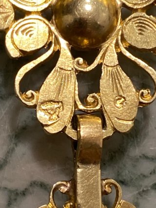 Patena de tres piezas Oro 22K con Colgante S.XVIII