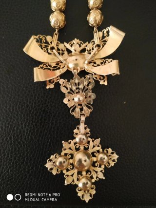 Patena de tres piezas Oro 22K con Colgante S.XVIII