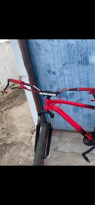 Bici de Stunt Roja y Negra