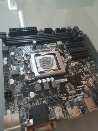 Placa Base Gigabyte GA-H110N-CF + Intel i5-7500