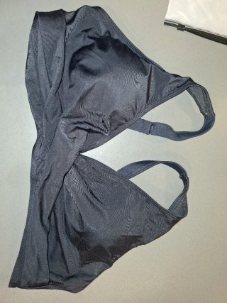 Top bikini negro