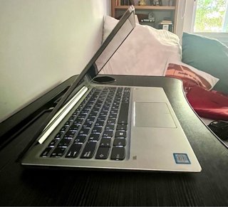 Lenovo IdeaPad 720S – i5 + SSD + 8GB RAM