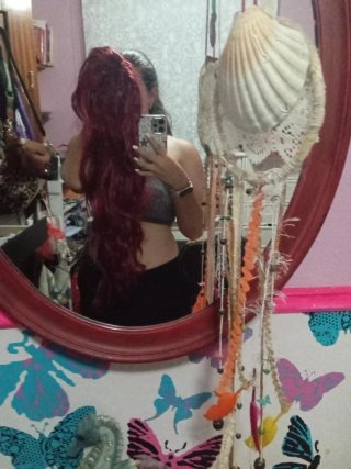 Peluca muy larga roja oscura
