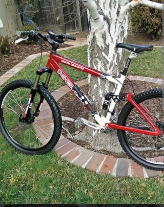 Bicicleta de Montaña Kona Roja