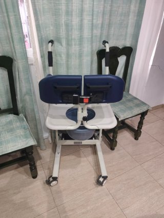 OMBA891 silla de ducha, WC y trasferencias