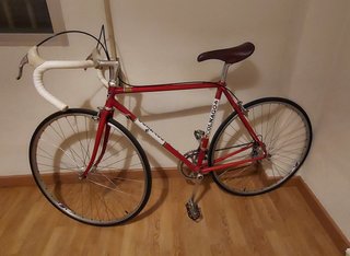 Bicicleta de carretera Colnago Roja