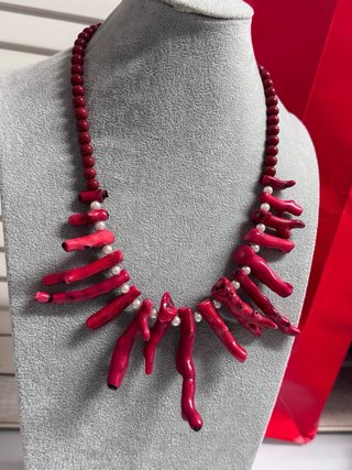 Collana corallo bambù rosso con perle di fiume
