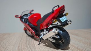 Maqueta Honda CBR 1100 XX Blackbird 1996