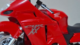 Maqueta Honda CBR 1100 XX Blackbird 1996