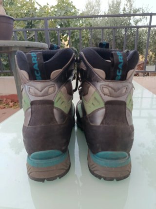 Botas Scarpa semirrigidas. Talla 39. Gore-Tex.