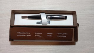 Pluma Cross Nueva