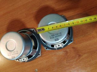 Altavoces Sony Plateados y Negros