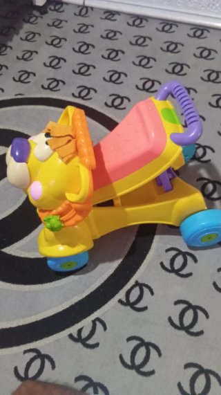 Andador correpasillos León Fisher-Price