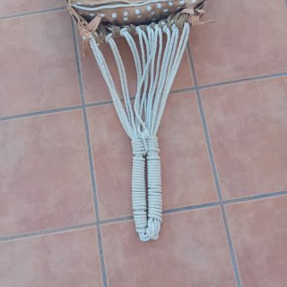 Hamaca de tela con cojines y cuerdas