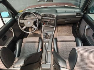 BMW e30 325i cabriolet manual