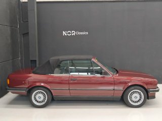 BMW e30 325i cabriolet manual