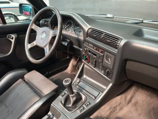 BMW e30 325i cabriolet manual