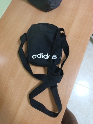 Riñonera Adidas Negra