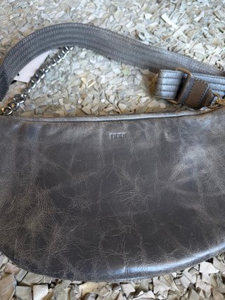 Bolso IKKS gris con cadena plateada