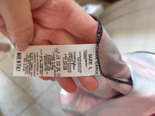 Vestito elegante nero e fucsia