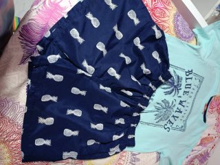 Conjunto Camiseta y bañador Corto Piñas