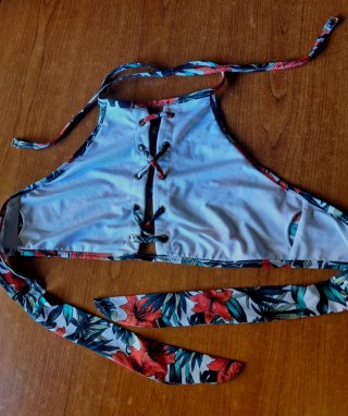 Costume da bagno bikini Tezenis fiori rossi foglie