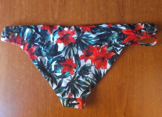Costume da bagno bikini Tezenis fiori rossi foglie