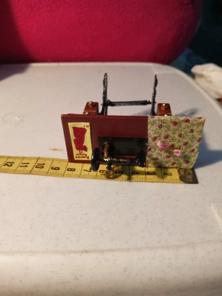 Macchina da cucire in miniatura 1/12