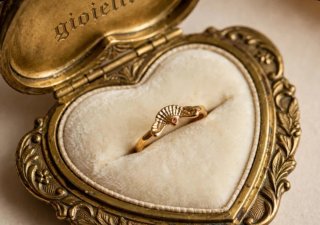 Anello oro 14k con pietra rossa