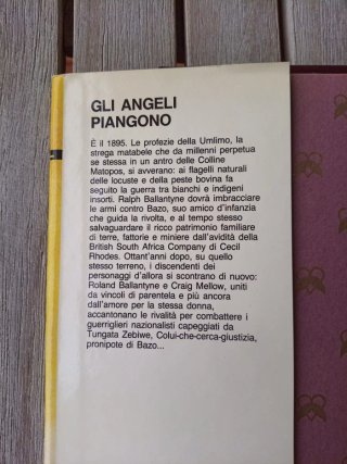 Romanzo d'avventura "Gli angeli piangono" W Smith