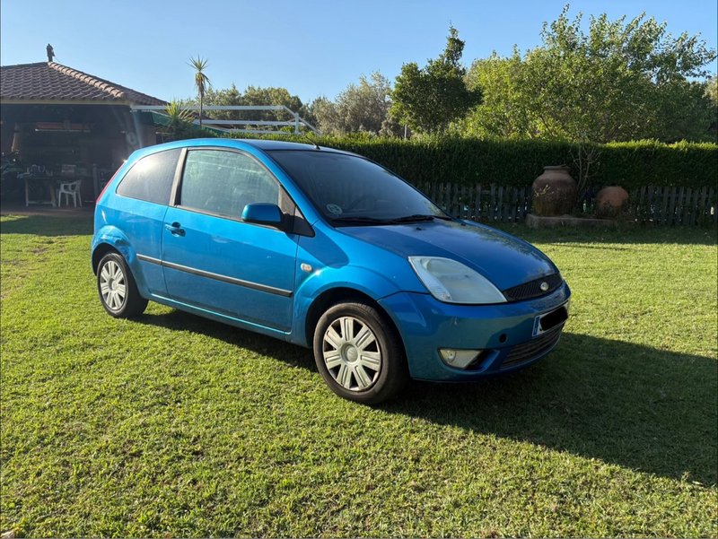 Ford Fiesta 2004 1.4 80cv - foto 1