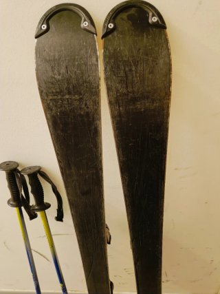 Esquís Volkl Race Tiger Junior con bastones