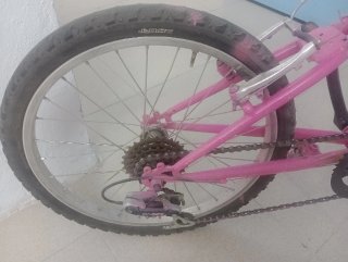 BICICLETA INFANTIL ROSA 20 PULGADAS, PATA DE CABRA