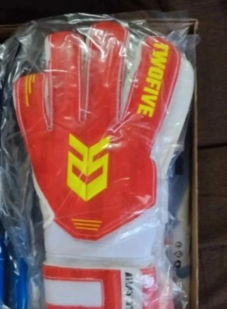 Guantes de portero TWOFIVE rojos y amarillos