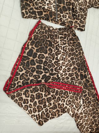 Conjunto Lumina estampado leopardo
